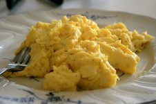 scrambled-eggs-in-the-microwave-hamburger-helper-flickr.jpg