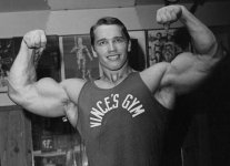 young_arnold_schwarzenegger_18.jpg